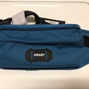 Oakley Street Belt Bag